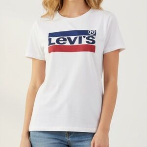 Levi's girl 16 years White Graphic Tee
